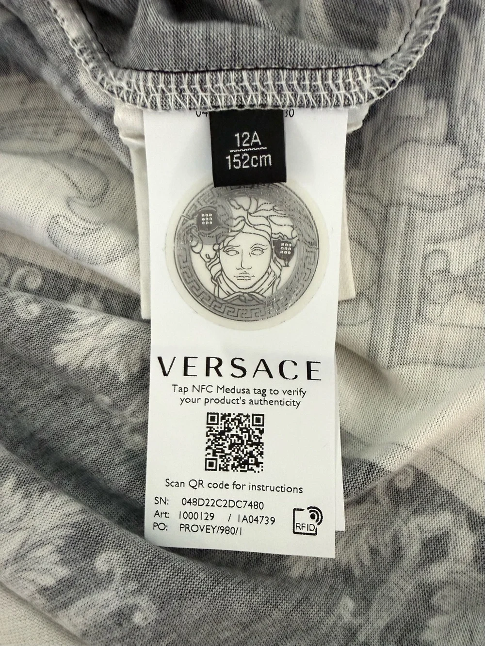 Versace Baroque Graphic Logo Black/White Crewneck T-Shirt Size 12A. Brand New